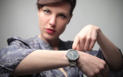 C’est l’histoire d’un employeur qui tarde (?) à verser les salaires…